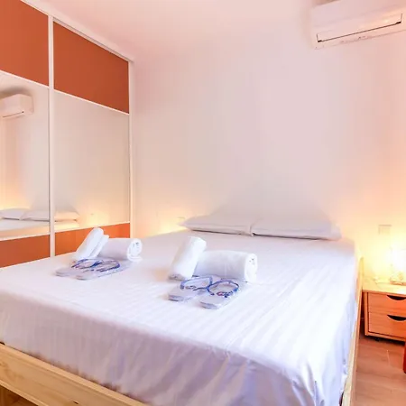 Select'sohome - Pour 4 Personnes Avec Jardin Prive Au Coeur Du Lavandou ! - Lo Casau