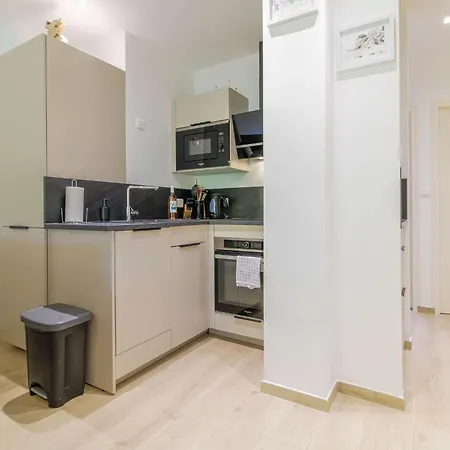 Apartment Select'sohome - Pour 4 Personnes Avec Jardin Prive Au Coeur Du Lavandou ! - Lo Casau